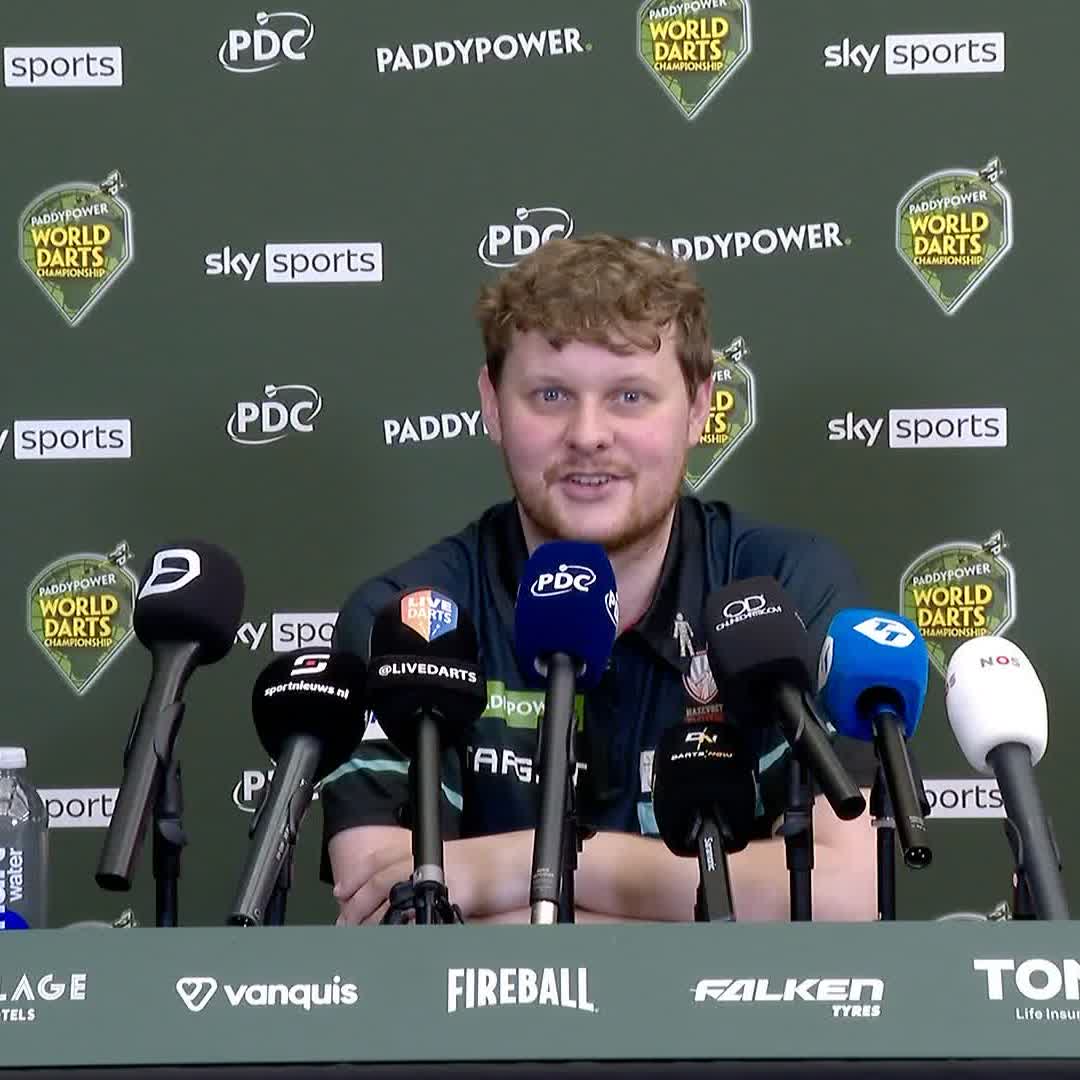 🗣️ "The noise was like standing next to an aeroplane, it was so loud!" Kevin Doets gives his verdict on a straight-sets win against David Munyua and recognises the strong Ally Pally support given to his opponent! #WCDarts