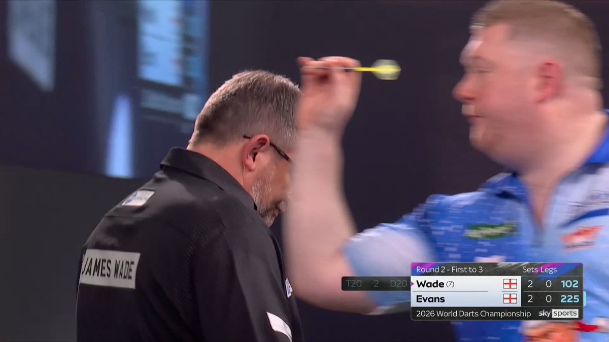 144 FROM EVANS!!! That's absolutely ridiculous from Ricky Evans as he breaks with a 144, with Wade sitting on 19! 📺 #WCDarts | R2