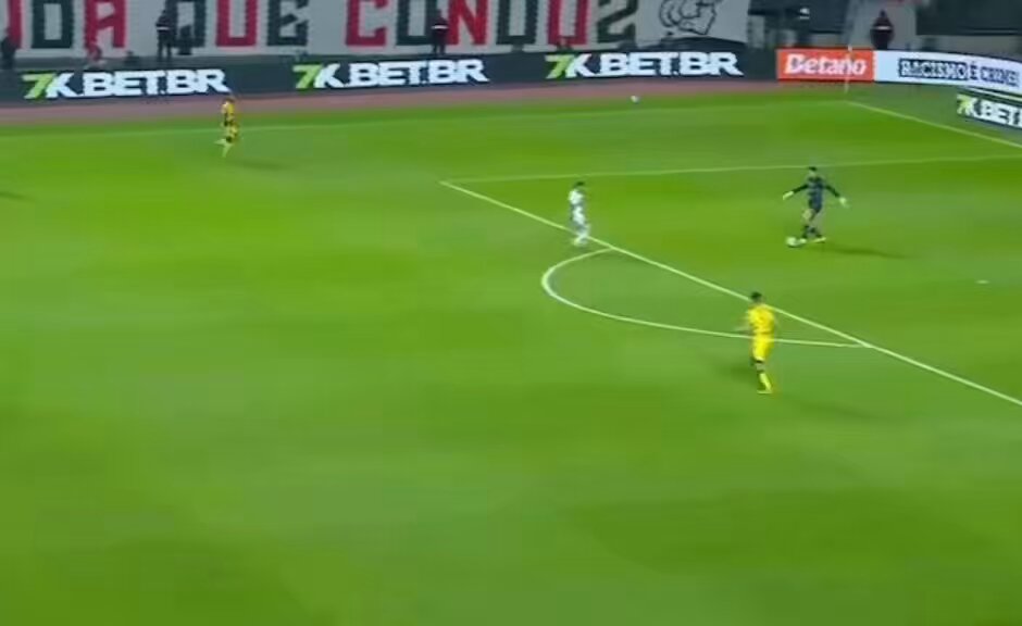 Alguns lances do zagueiro jemmes que o Fluminense está interessado