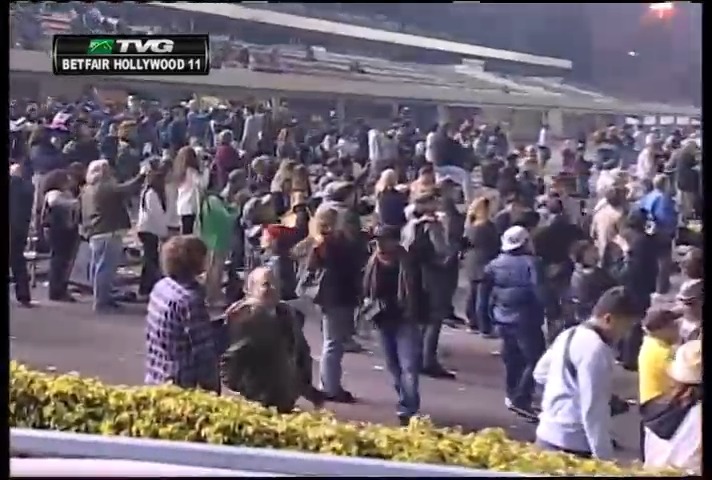 Today in Thoroughbred Racing History, December 22, 2013: Jockey Corey Nakatani was greeted at the winner’s circle with 13,282 fans in attendance where he rode the winning horse in the last race closing day at Betfair Hollywood Park, which after 75-years in operation closed. 📹: FanDuel Racing