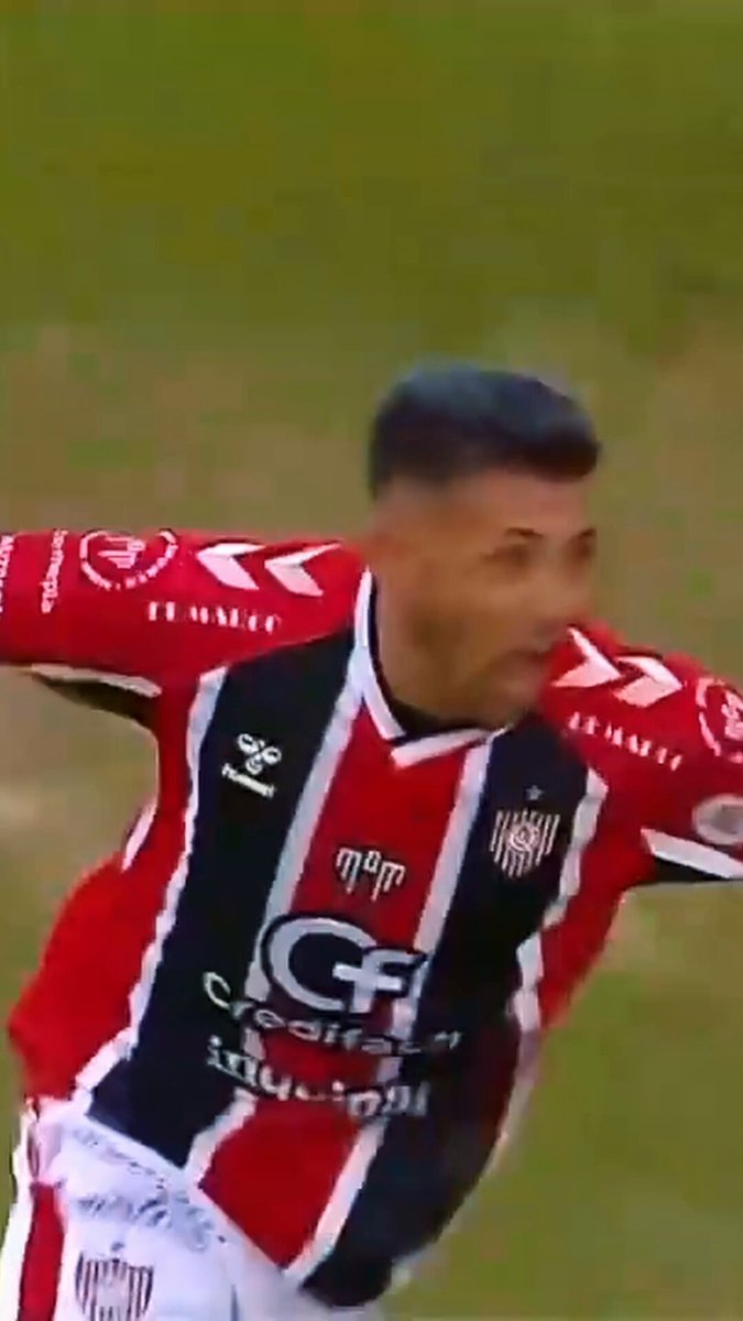 📹| Juan Cruz González 🇦🇷 es lateral, tiene 29 años y viene de haber jugado los últimos años en 🇪🇨Aucas y Chacarita Juniors de su país. ¡Vamos con todo, Juan! 💪 #FuerzaCristal