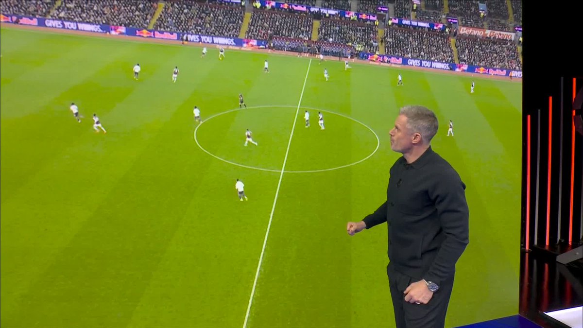 "I actually think Ruben Amorim needs performances more than results right now!" Jamie Carragher analyses how Man Utd's new system cost them two goals against Aston Villa 🤔🔎