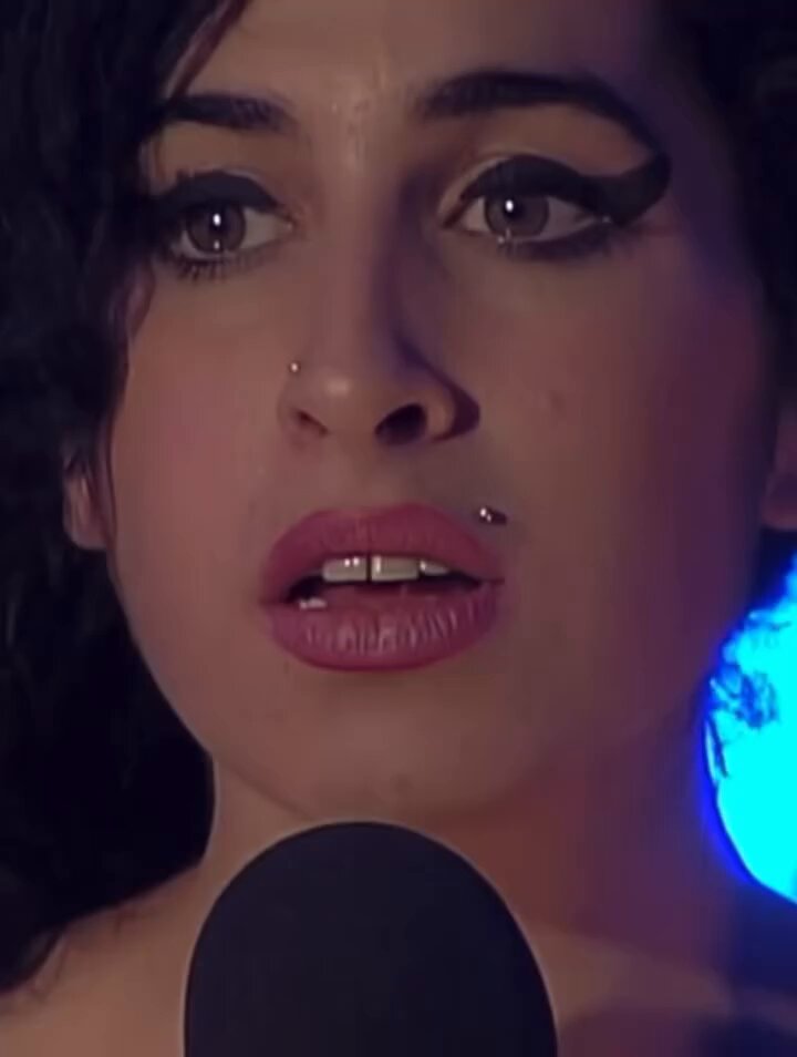 Amy had one of the most beautiful and distinct voices ever.🌷🌷🌷🥰🫶