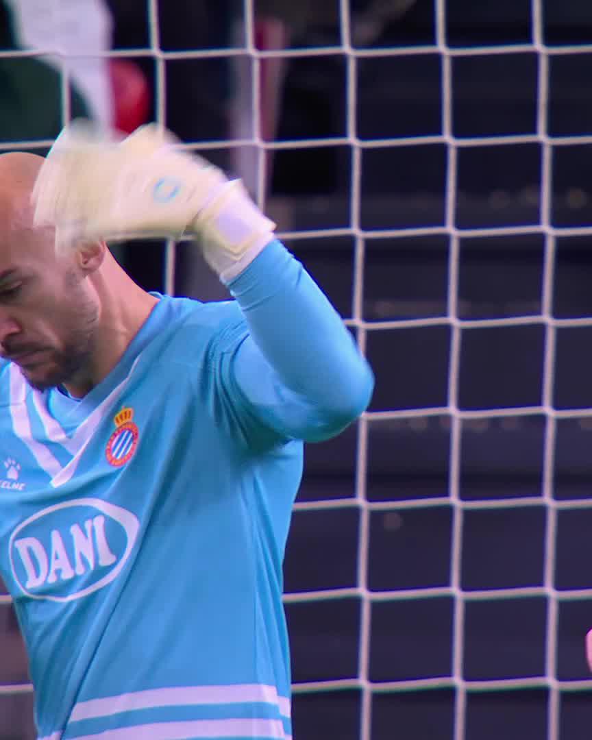 ¡ESPECTACULAR DMITROVIC! 🧤 LALIGAHighlights | AthleticEspanyol