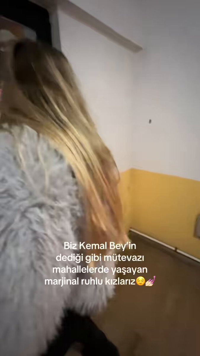 Mütevazi mahallelerde yaşayan marjinal ruhlu kızlar