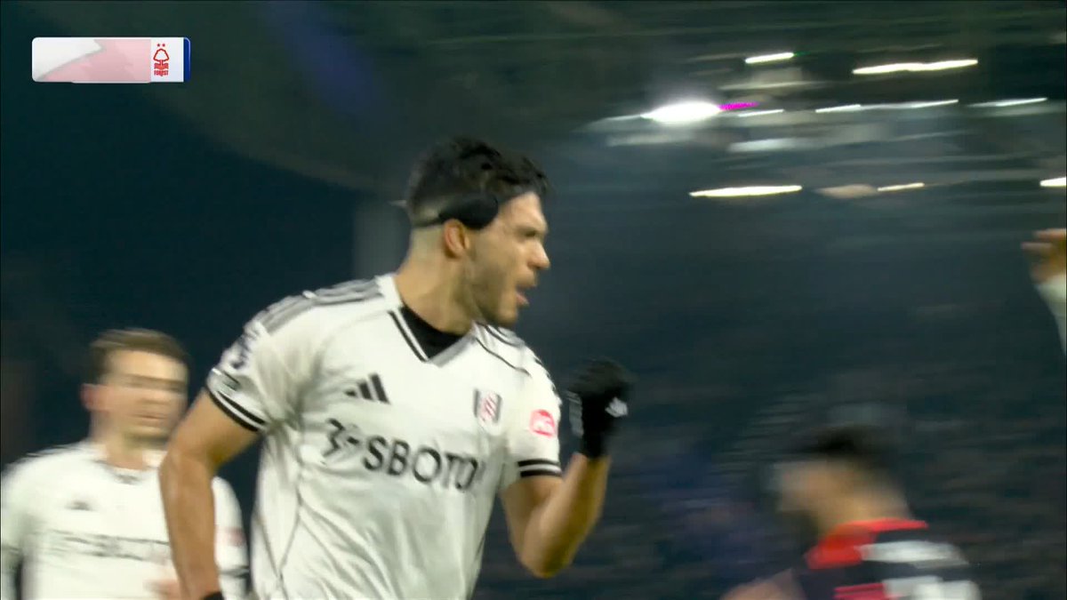 Raúl Jiménez sends John Victor the wrong way to give Fulham the lead from the spot 🎯