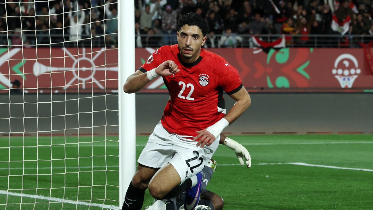 No space to work with? No problem.The Egyptian Prince. 🇪🇬 #TotalEnergiesAFCON2025