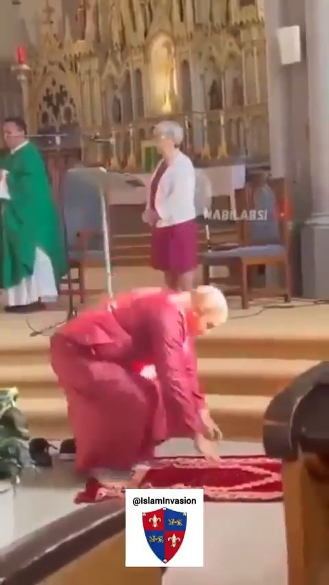 Islam prayers during our Church service?! They’re not only taking over our churches, and not only praying in front of them. This is all deliberate provocation, to show us that we must ‘respect’ them due to our ‘freedom’. Why do we tolerate this?