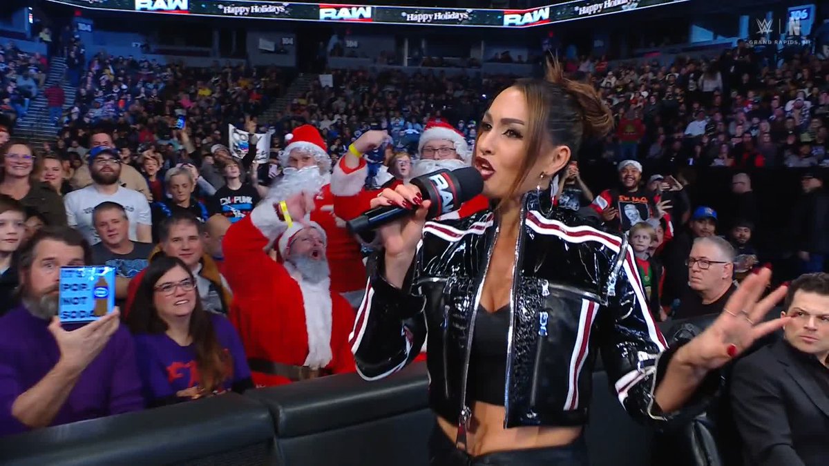 Nikki Bella DEMANDS your attention! 🫵