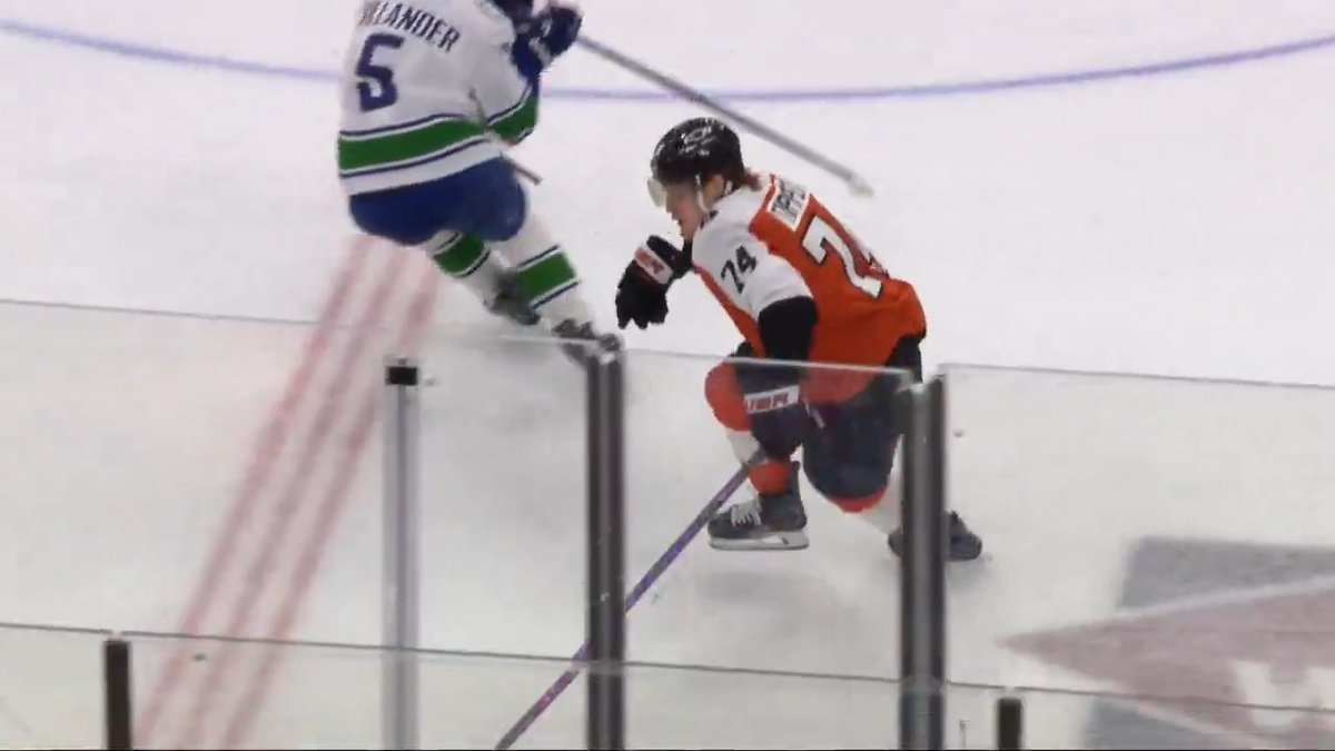TIPP TAKES ANKLES. #VANvsPHI | #LetsGoFlyers