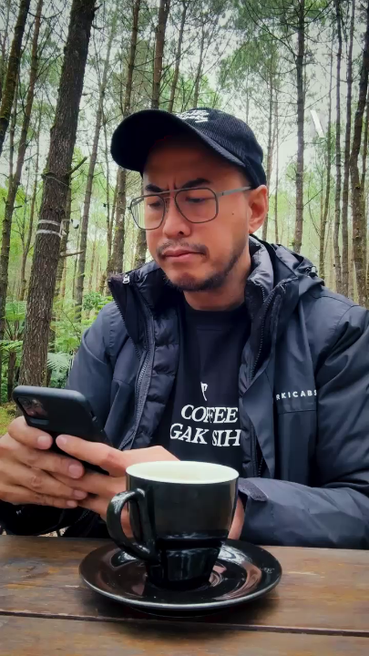 Yang dari kemaren nanya, Mens Rea, stand-up comedy show dari Pandji Pragiwaksono bakal masuk Netflix tanggal 27 Desember!