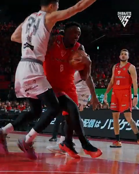 フィジカルで圧倒💪 重戦車の如くゴール下を切り裂く💥 📈2025.12.20 | STATS ・MIN : 20:58 ・PTS : 15 ・2FG% : 83.3% (5/6) ・AST : 2 #ナシール・リトル #千葉ジェッツ