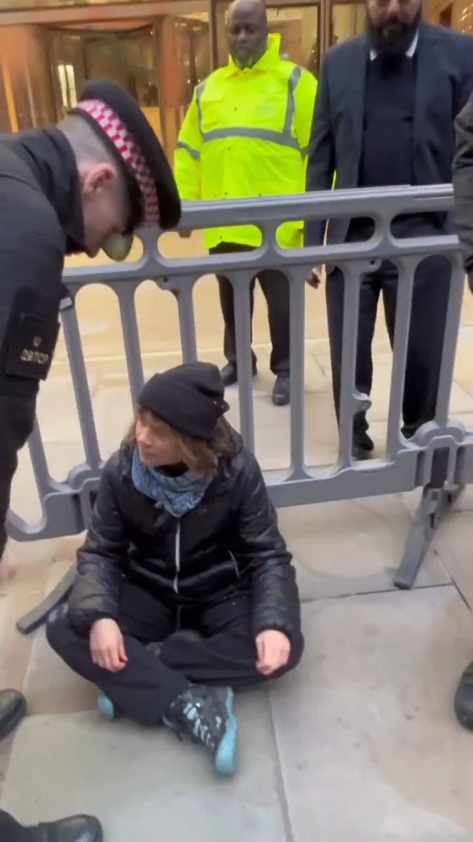 BREAKING: The 22-year-old climate change activist turned terror supporting rioter, Greta Thunberg, was just arrested in London. UK authorities said she “supported a designated terrorist group.” Also, Merry Christmas🎄to those celebrating.