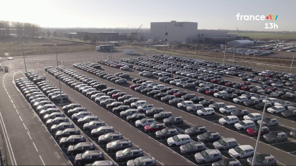 Vers un permis spécial voiture électrique ? L’Union française de l’électricité propose la création de ce nouveau titre, avec un tarif réduit. L'objectif : attirer les jeunes, réduire les émissions de CO₂ et relancer la vente des voitures électriques. #JT13H