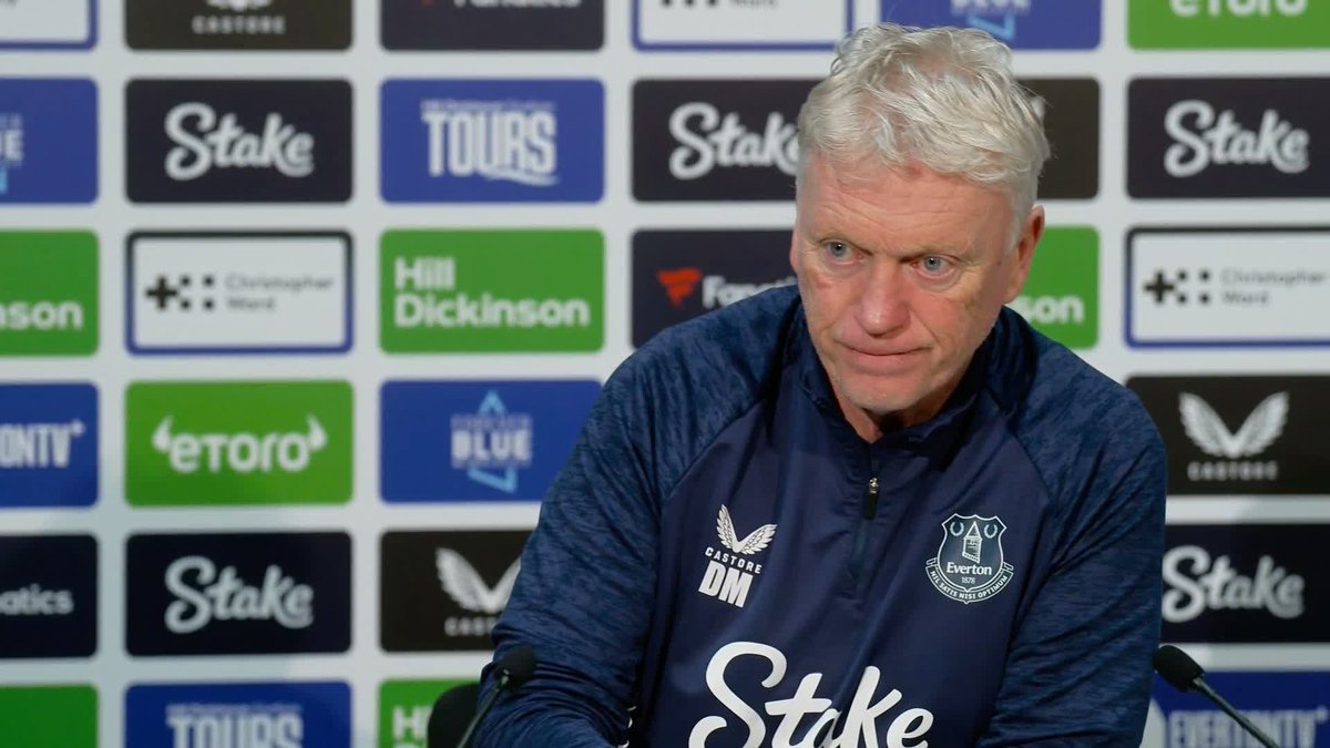 "Certain clubs seem to get these decisions, others don't" David Moyes believes that there are inconsistencies in decisions after Everton were not awarded a penalty against Arsenal and he insists that 'it is not easy' to discuss decisions after games 😬