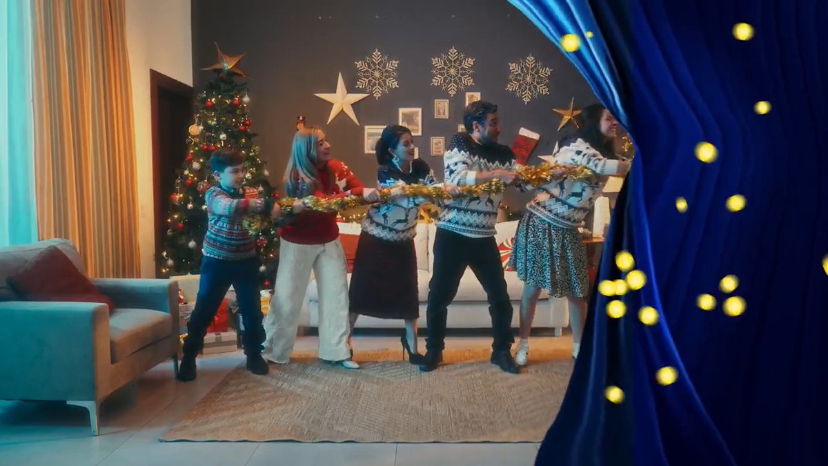 Celebra estas fiestas junto a quien camina a tu lado. ¡Feliz Navidad!