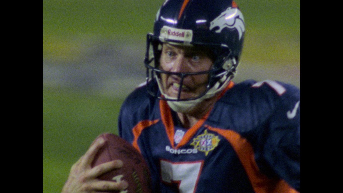 “That whole football team was there to win that thing for him.” 🙌 Never forget John Elway's iconic 'Helicopter Run' in the Super Bowl against the Green Bay Packers 🐐 Denver Broncos 📺: Elway is now playing only on Netflix