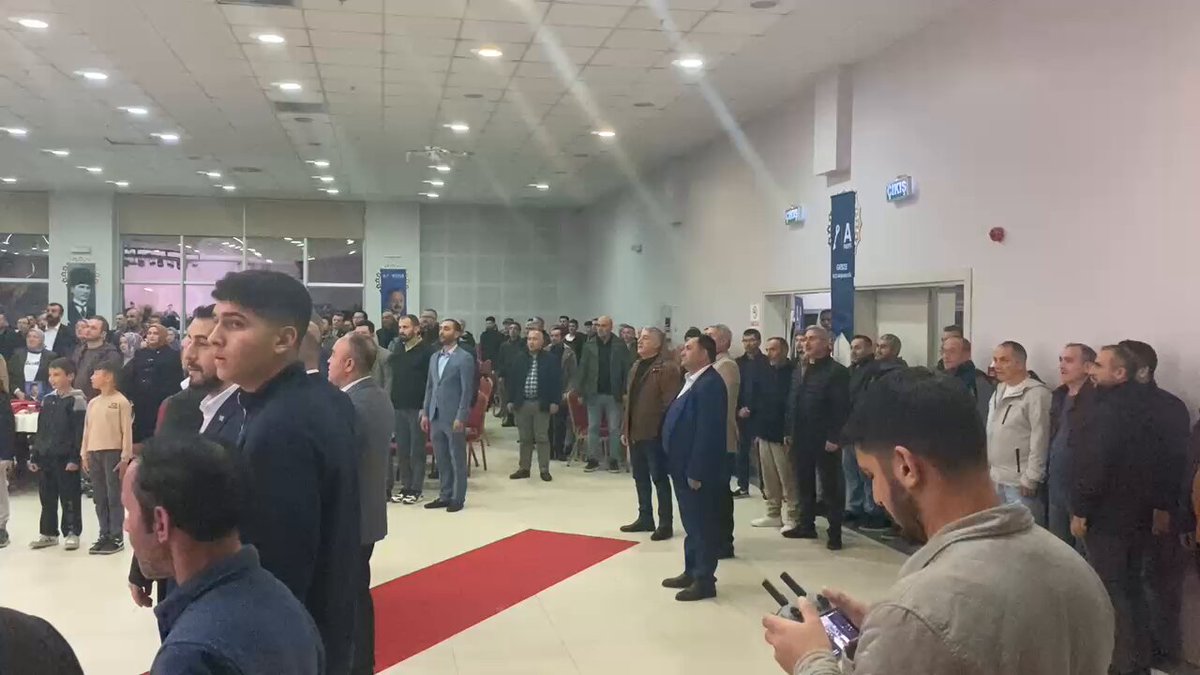 🔵ANAHTAR PARTİ’YE BÜYÜK KATILIM! Gebze’de 600 kişilik güçlü bir ekip Anahtar Parti’ye üye oldu. Gebze İlçe Başkanlığı tarafından toplu rozet takdim töreni düzenlendi. Türkiye genelinde Anahtar Parti’ye olan katılımların her geçen gün artması, halkın değişim iradesinin ve partiye duyulan ilginin dikkat çekici boyutlara ulaştığını bir kez daha gösterdi.