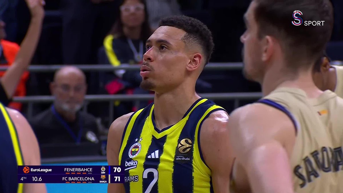 WADE BALDWIN ÖNCE ÖNE GEÇİRDİ, SONRA DA BLOĞU YAPTI!