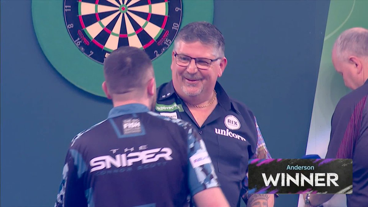 BULLSEYE! Gary Anderson averages 105.41 in a clinical victory over Connor Scutt 🤩