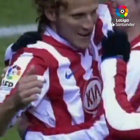 • Vicente Calderón. • 30/11/2008. • Atleti - Racing. • 4-1. • Diego Forlán. Dos goles de ese partido que lo definen a la perfección como delantero. Garra, gran disparo con ambas piernas, olfato, colocación en el área y remate. Delantero de culto.