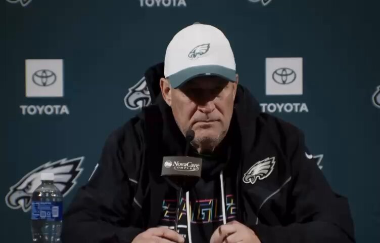 #Eagles DC Vic Fangio says they need to revamp the Pro Bowl voting process — and he has an idea: “Get a couple retired coaches, a couple retired personnel guys, a couple retired players that will take pride in it, and they name it… Everybody and their mother’s got a vote.” (📽️ Philadelphia Eagles)