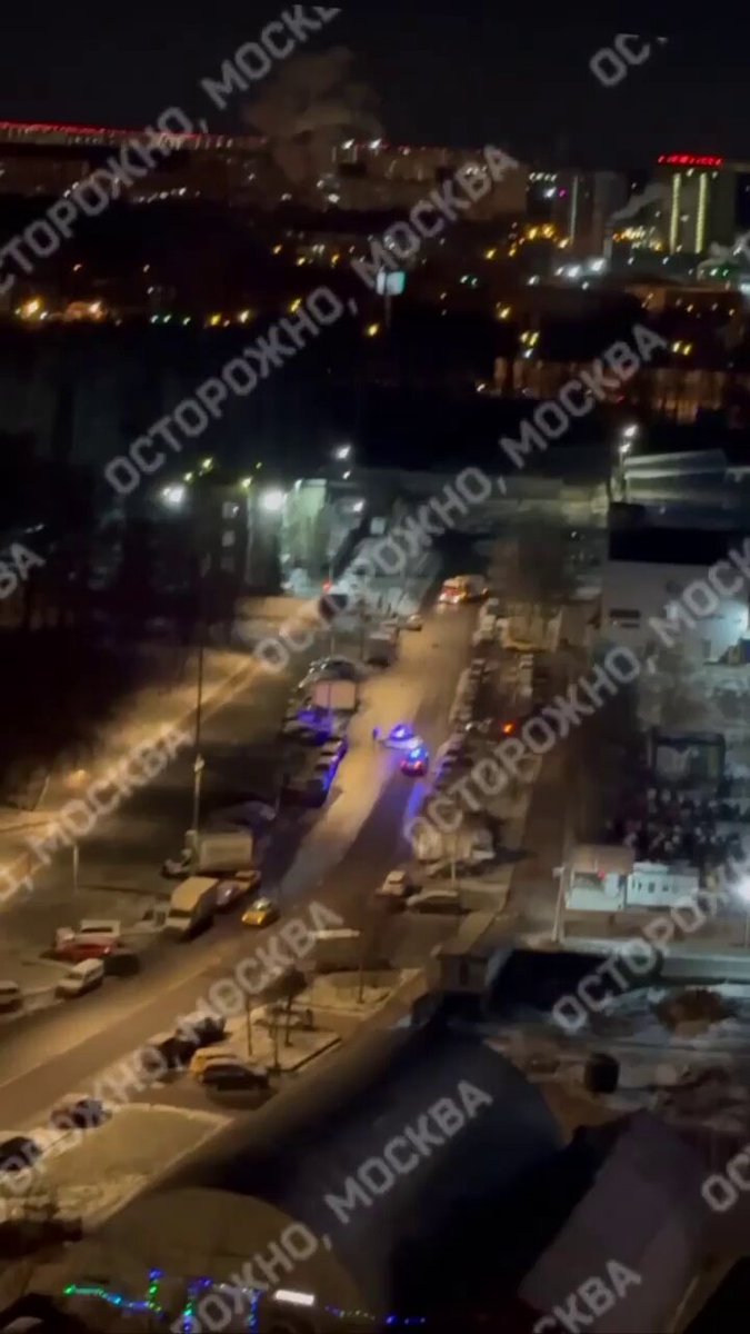 Neuer Autobombenanschlag in Moskau, im selben Bezirk in dem am 22.12. Generalmajor Sarvarov ermordet wurde: Laut 🇷🇺Innenministerium „warf eine unbekannte Person ein Paket auf einen Streifenwagen.“ Das Paket explodierte und tötete 2 Polizisten, 2 weitere wurden schwer verletzt.