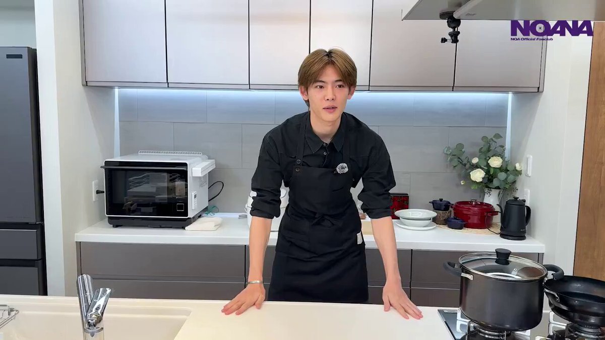 🆕【TIMELINE更新🎥】 🎄Merry Christmas🎄 クリスマス特別企画として「NOA’s Kitchen」と題し、初めての料理動画に挑戦！ “クリスマスディナー” をテーマに、調理から実食までの様子を前後編の2回に分けてお届けします！ 是非ご覧ください🎶 #NOA BY #NOANA STAFF