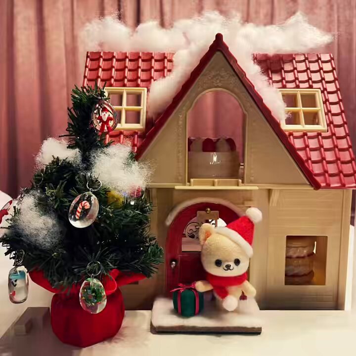 🎄Merry Christmas🎄 今年もサンタハウス🏠に小型新人サンタ登場❣️（chiku chikuさん作） 何かと慌ただしい🌀12月、皆さまお体に気をつけてお過ごしください。俊介に今年🐍もありがとうございました。来年🐴もよろしくお願いします🙇‍♀️ #メリークリスマス#wankn