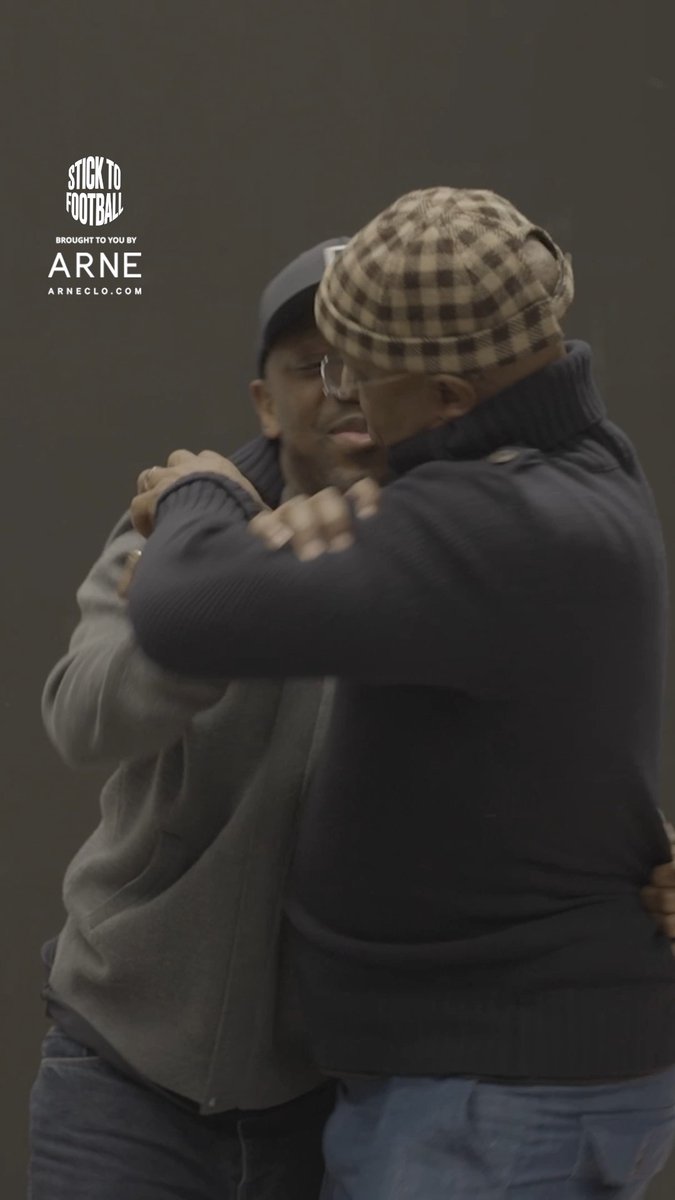Reuniting with family at Christmas just hits different. ❤️ Wrighty’s reaction ahead of our Christmas quiz says it all! 🎅