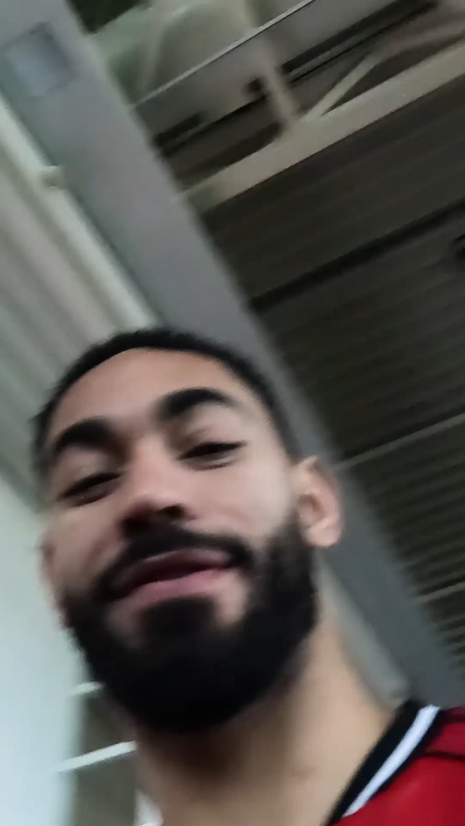 Behind the scenes of our squad shoot 👀 Snapdragon 🤝