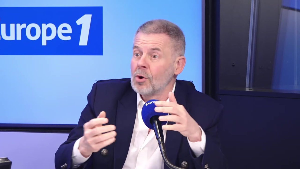 Salaire de Patrick Cohen : "Il me semble qu'à partir du moment où c'est de l'argent public, ça devrait être une information publique" déclare Eric Naulleau #ChristineKellyEtVous Christine KELLY #Europe1