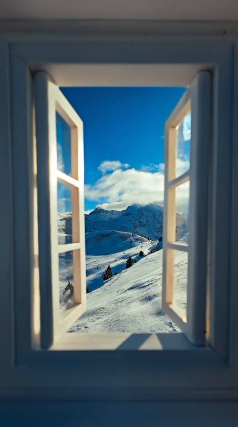 One magic window ✨ Three different worlds. Shot with Xiaomi 15 Ultra 📷Jordi(IG: jordi.koalitic)