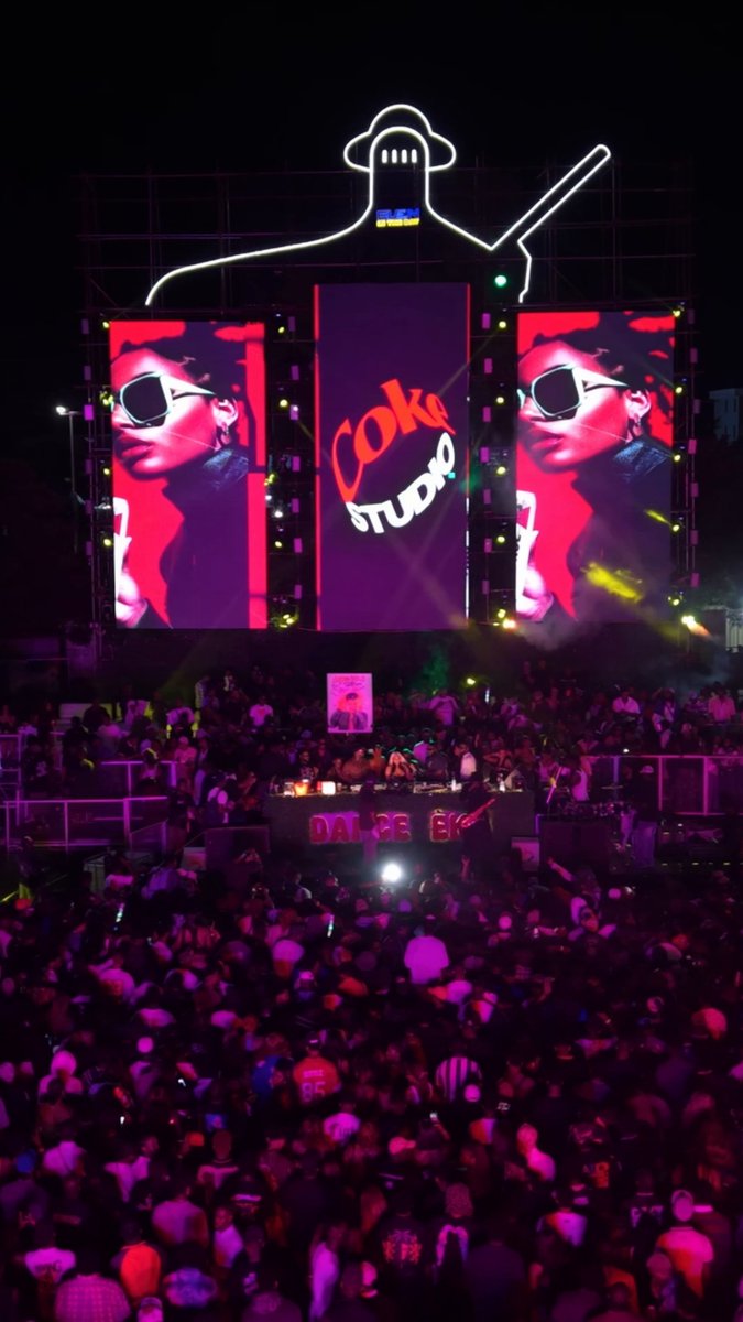 Thousands of voices, one sound! 🔈 EITD with Wizkid was pure connection, no distractions, just music and pure vibes.