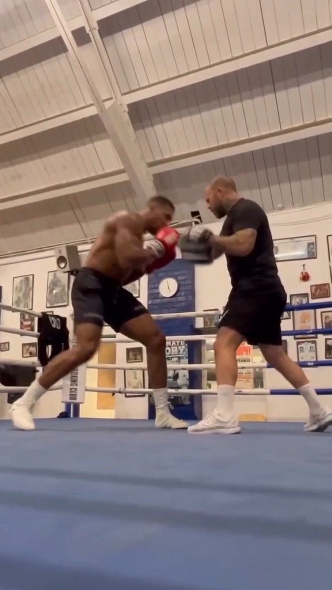 Anthony Joshua training at his old amateur gym, Finchley ABC, just days after his knockout win over Jake Paul 🔥 Who do you want to see 'AJ' fight next? 🤔