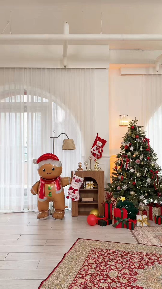 🎅< ho ho ho! 🫵 🫵 🫵 #RIKU #NINA #NiziU #WithU #HappyHolidays_fromNiziU