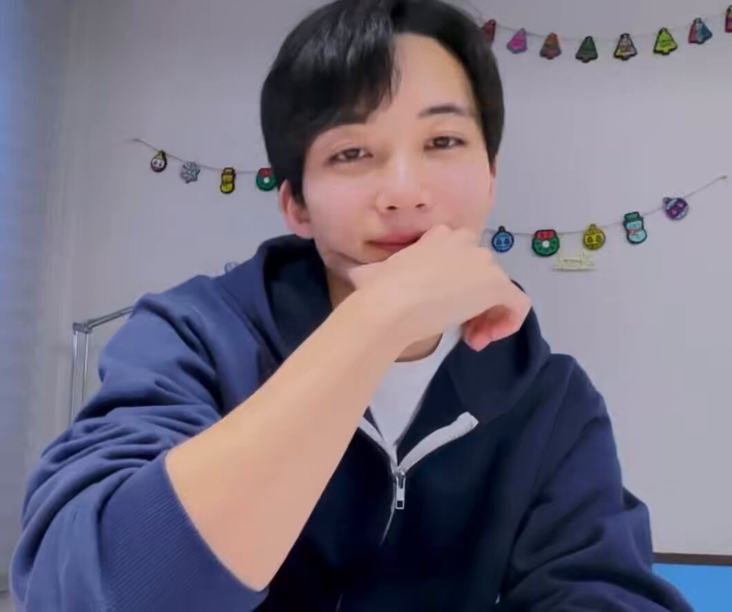 thank you, jeonghan! i missed this a lot. i missed you a lot. 😭