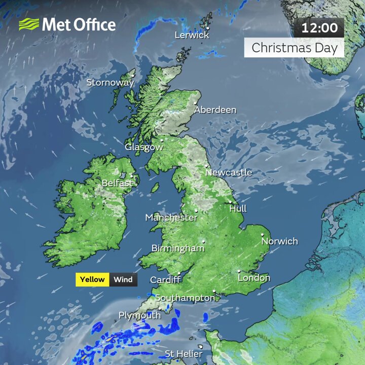 Heading out for a Christmas Day walk? Wrap up warm as despite the sunshine, a brisk easterly wind will make it feel cold 🌬️ Patchy cloud at times in southeast Scotland, northern England and the far southwest, where a few light showers are possible ☔