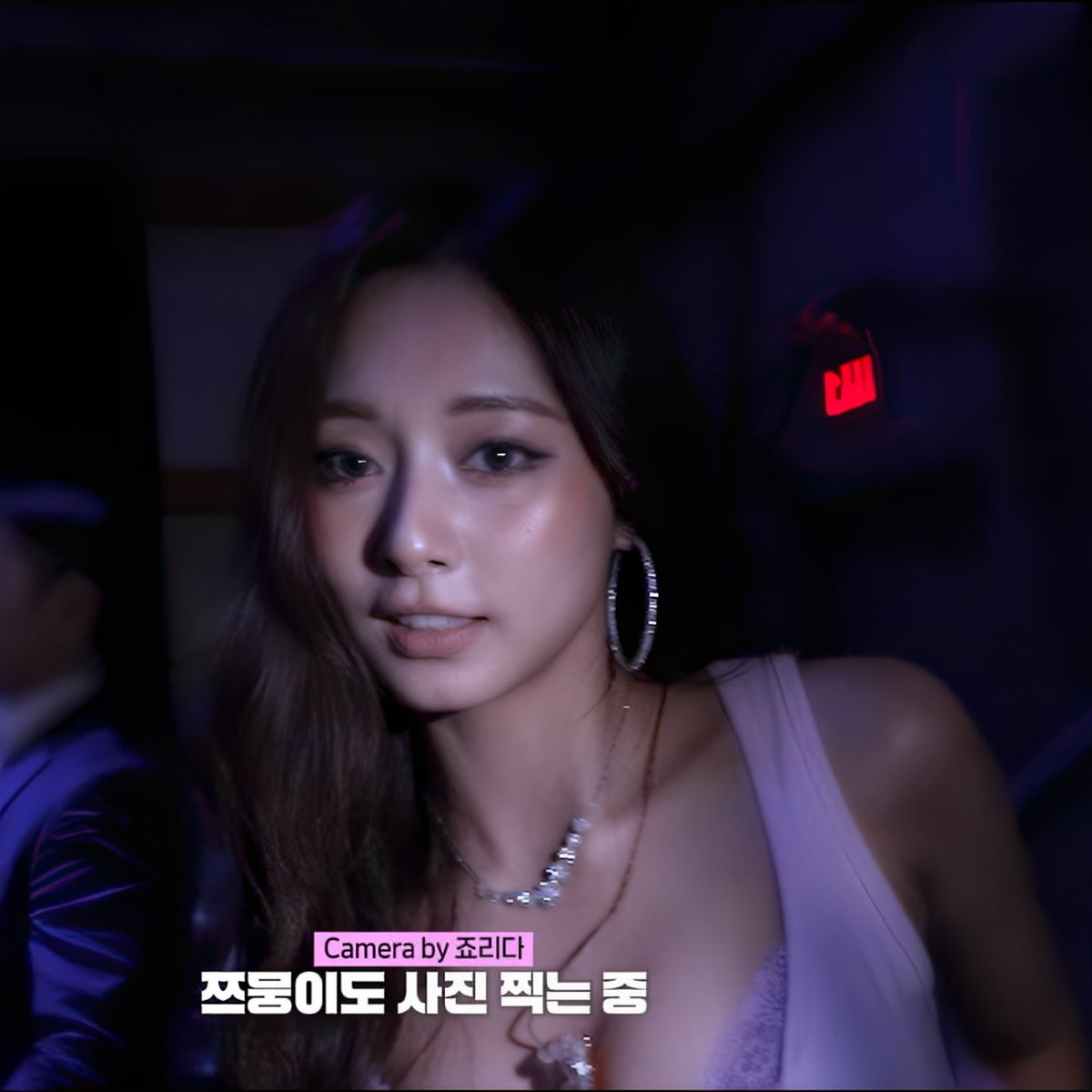 Her hair. Her fit. Her height. Her body, and a face that could start the modern day Trojan War, she’s visualing like no visual has ever visualed before 😭