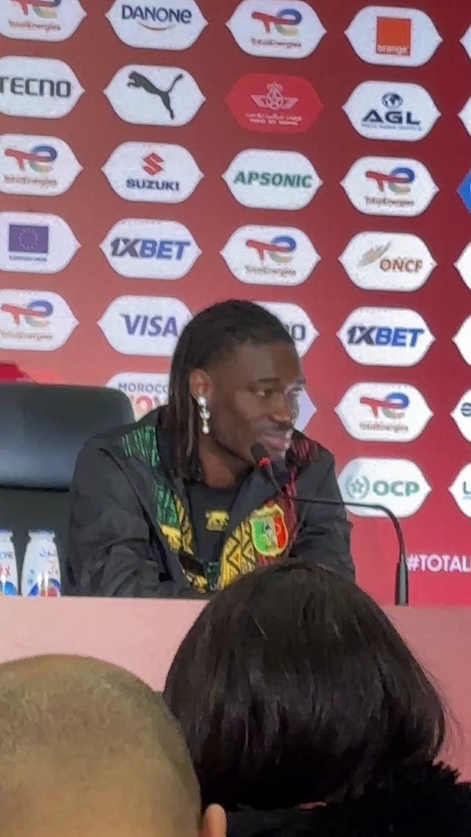 🇲🇱 J’ai posé la question à Bissouma sur sa dépression et le conseil qu’il puisse donner aux jeunes. « 𝗝’𝗔𝗜 𝗥𝗜𝗘𝗡 𝗔̀ 𝗗𝗜𝗥𝗘 𝗟𝗔̀-𝗗𝗘𝗦𝗦𝗨𝗦. 𝗝𝗘 𝗦𝗨𝗜𝗦 𝗖𝗢𝗡𝗖𝗘𝗡𝗧𝗥𝗘́ 𝗦𝗨𝗥 𝗠𝗢𝗡 𝗘́𝗤𝗨𝗜𝗣𝗘. Le reste, c’est pas mon soucis. » ❌