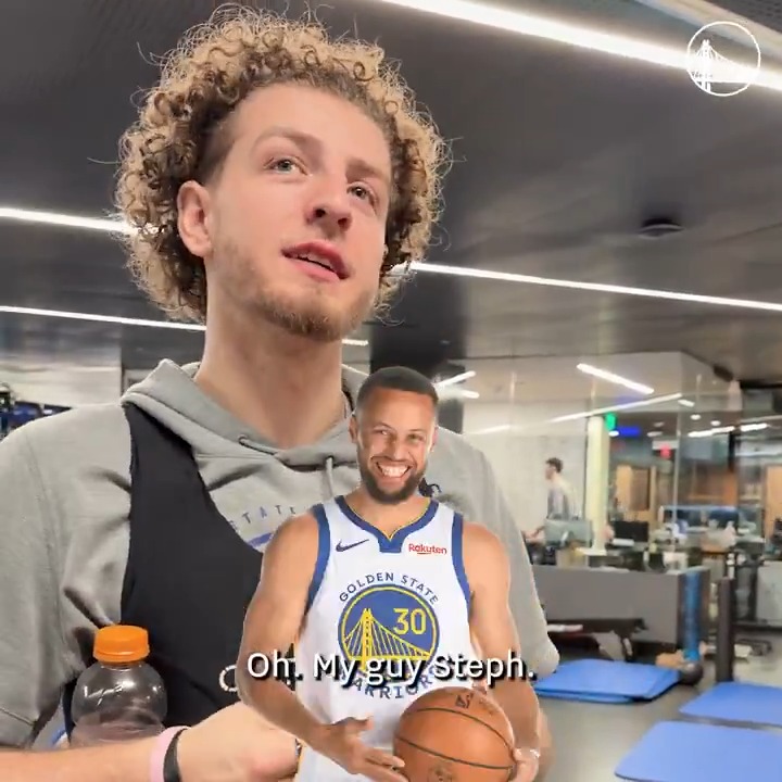 Jonathan Kuminga on what Christmas present he would get Pat Spencer 💀 “More playing time.” (Via Golden State Warriors)
