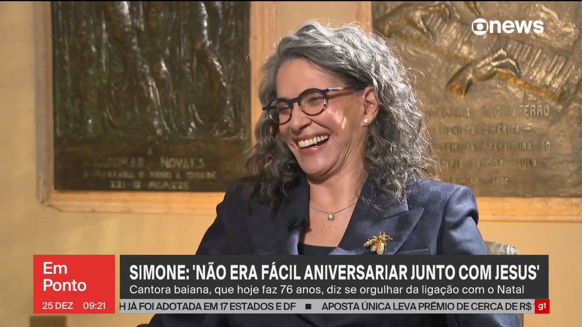 "Eu fiquei de bem com o meu aniversário há alguns anos, porque não era fácil fazer aniversário junto com Jesus. É desleal", brinca a cantora Simone, que completa 76 anos neste dia de Natal. #GloboNewsEmPonto ➡️ Assista à #GloboNews: