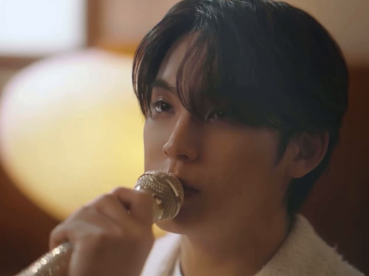 he’s not just a rapper i want everyone to know that vocal mingyu has one of the most beautiful voices you could ever hear, a voice that makes you happy just by listening he sang it in 2025, at 28 years old… and all i can do is cry #민규