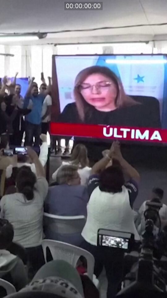 OEA descarta fraude en Honduras y avala victoria presidencial del candidato apoyado por Trump Nasry "Tito" Asfura fue proclamado como el nuevo presidente del país. El candidato rival, Salvador Nasralla, desconoce los resultados y denuncia fraude electoral. El triunfo de Asfura consolida el avance de la derecha en América Latina.