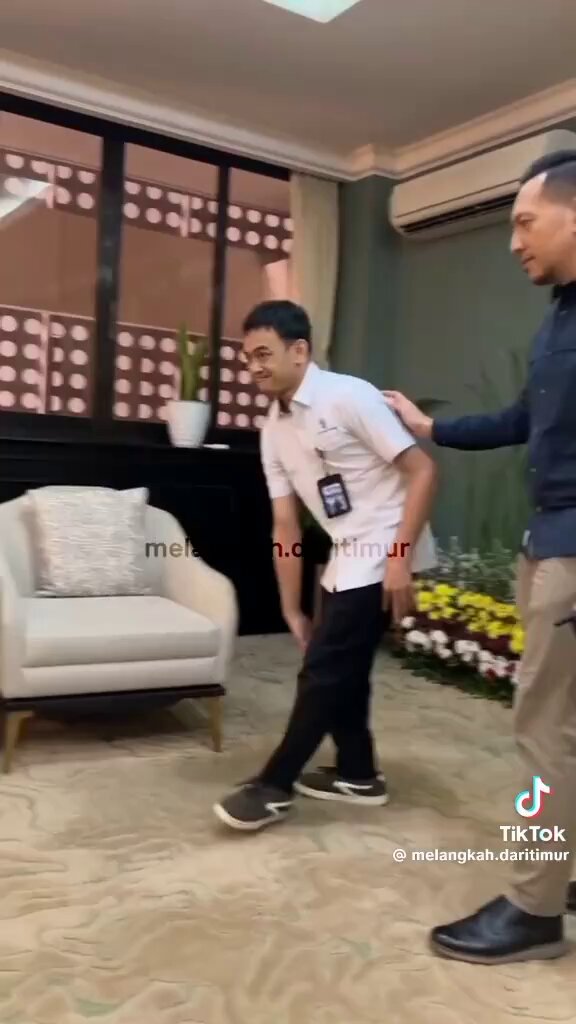Orang yang hidupnya sudah punya pikiran negatif ke Bahlil Lahadalia tentu tidak akan bisa menerima kenyataan ini ... Saya share ini agar berimbang walau ga mungkin sih kalian taunya yg negatif