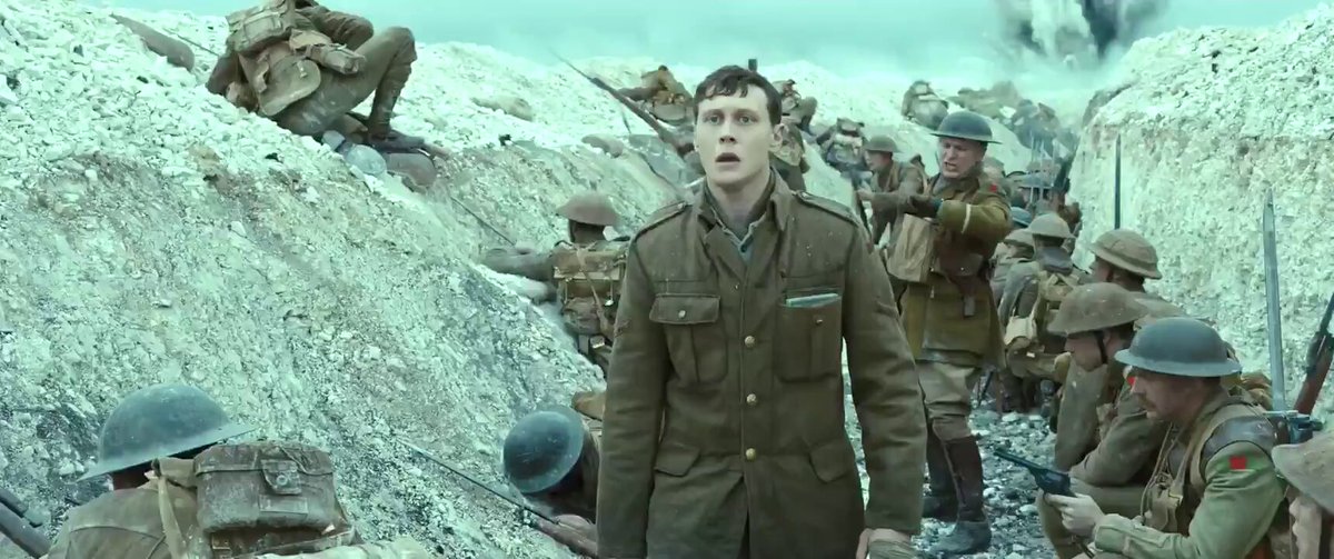 1917 filmi 6 yıl önce gösterime girdi. Final sahnesinde George MacKay'in figüranlardan birine çarpıp düşmesi planda olmamasına rağmen çok gerçekçi durduğu için yönetmen tarafından kesilmiyor! Sahnenin maliyeti de ikinci etken!