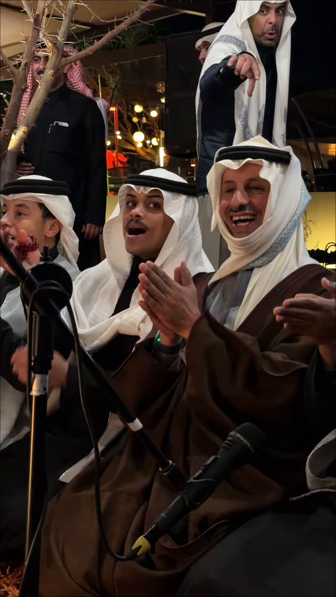 معالي وزير السياحة أحمد الخطيب يشارك السامري مع أهل حائل وسط أجواء شتوية استثنائية #حيّ_الشتاء