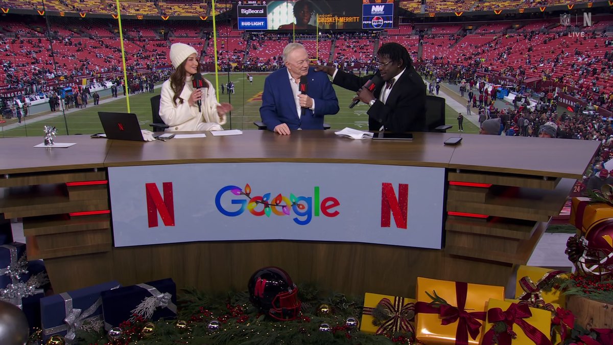 The friendship between Michael Irvin and Jerry Jones is everything 🥺 Who's cutting onions? ❤️ NFL Christmas Gameday is LIVE on Netflix!