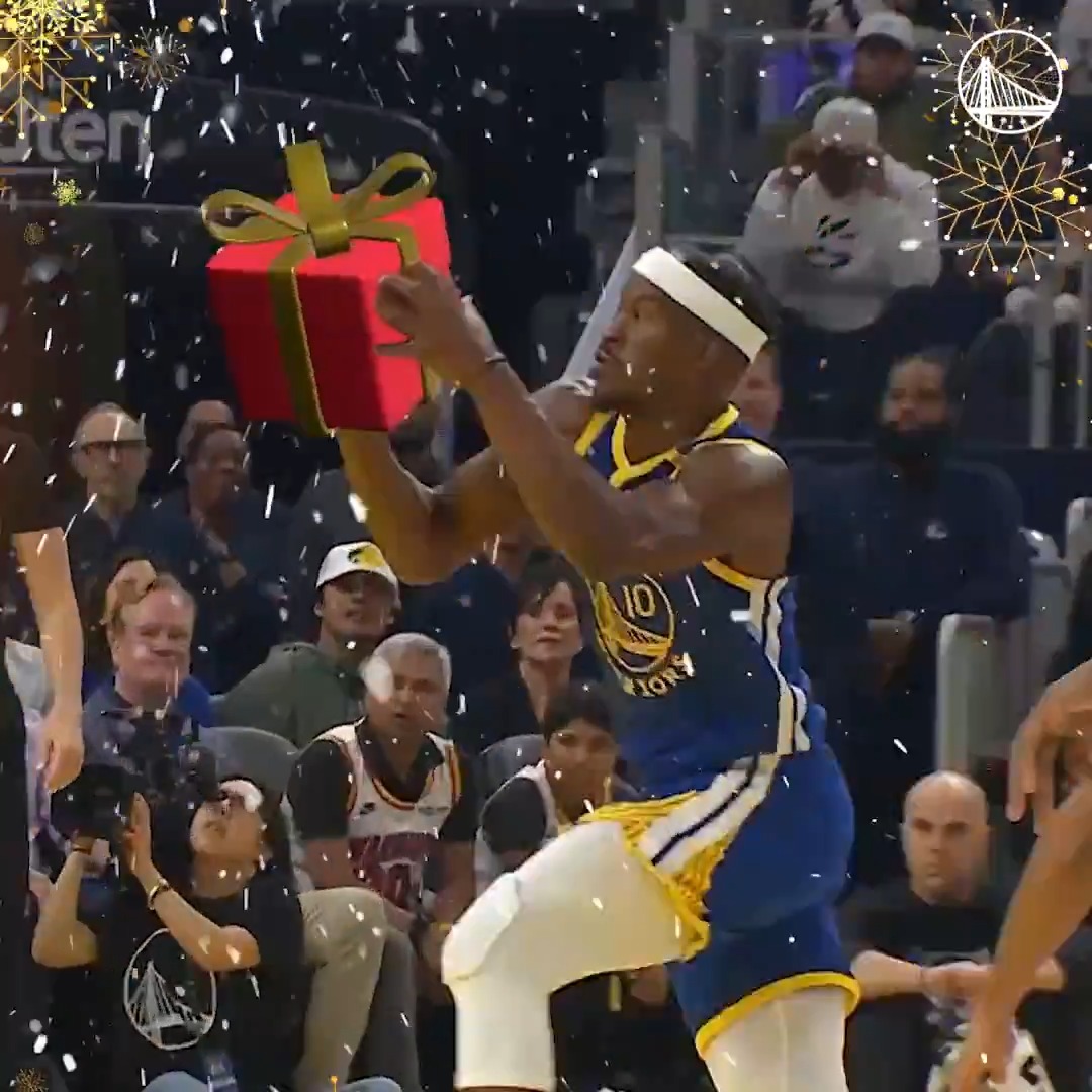 Jimmy's delivering some dunks to your doorstep 🎁 Merry Christmas, Dub Nation!