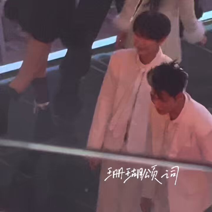 angles of ni-ki guiding sunoo which way to go